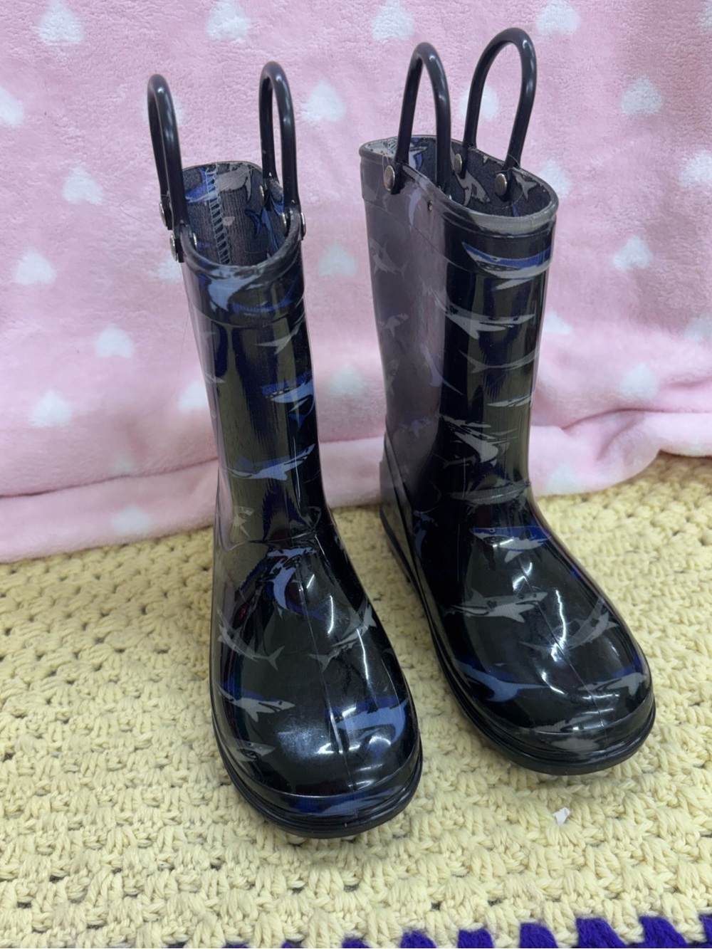 London fog shark print rubber boots child size 11
